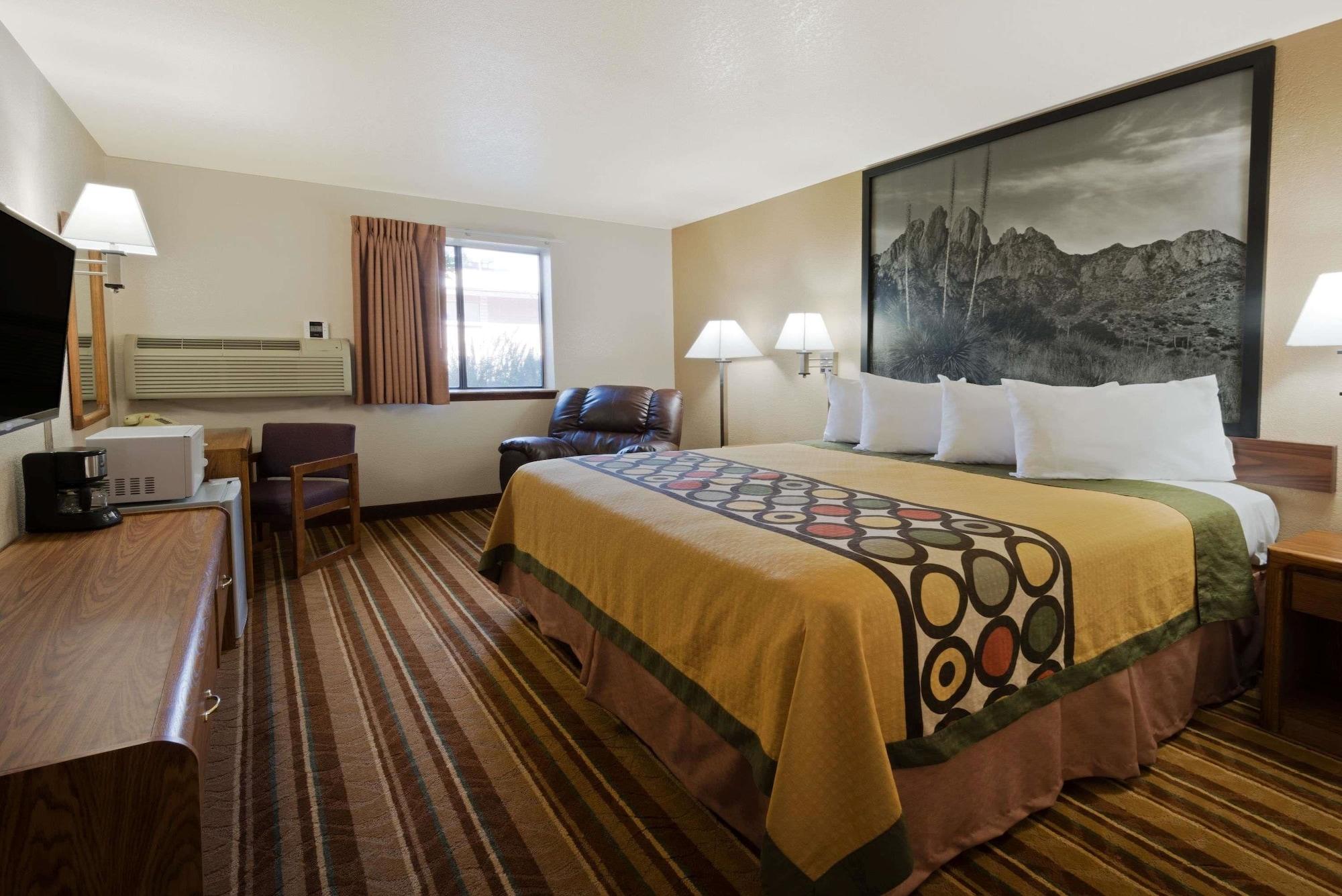 ซูเปอร์ 8 บาย วินด์แฮม ลาสครูเซส/ไวท์แซนด์ แอเรีย Hotel ภายนอก รูปภาพ