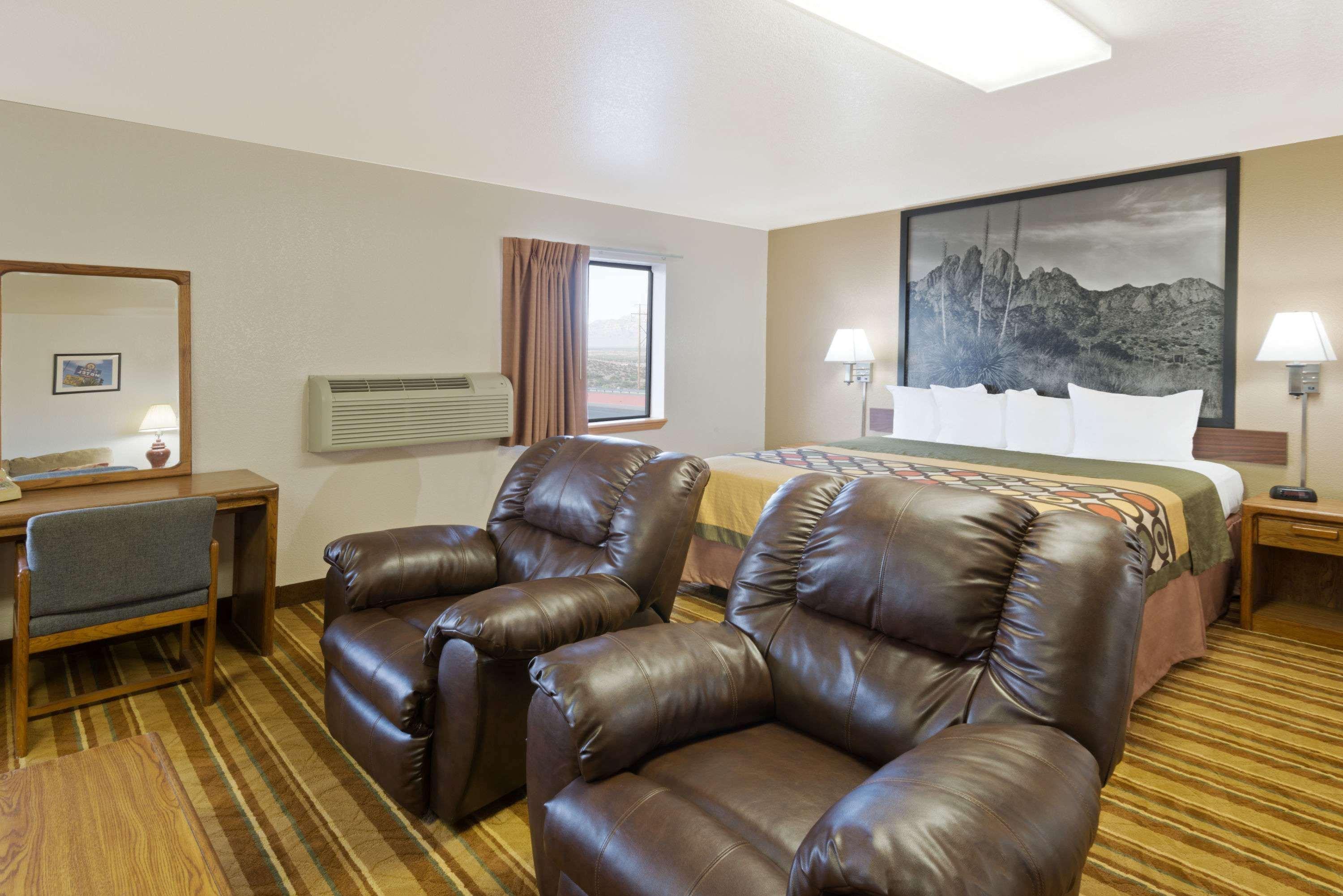 ซูเปอร์ 8 บาย วินด์แฮม ลาสครูเซส/ไวท์แซนด์ แอเรีย Hotel ภายนอก รูปภาพ