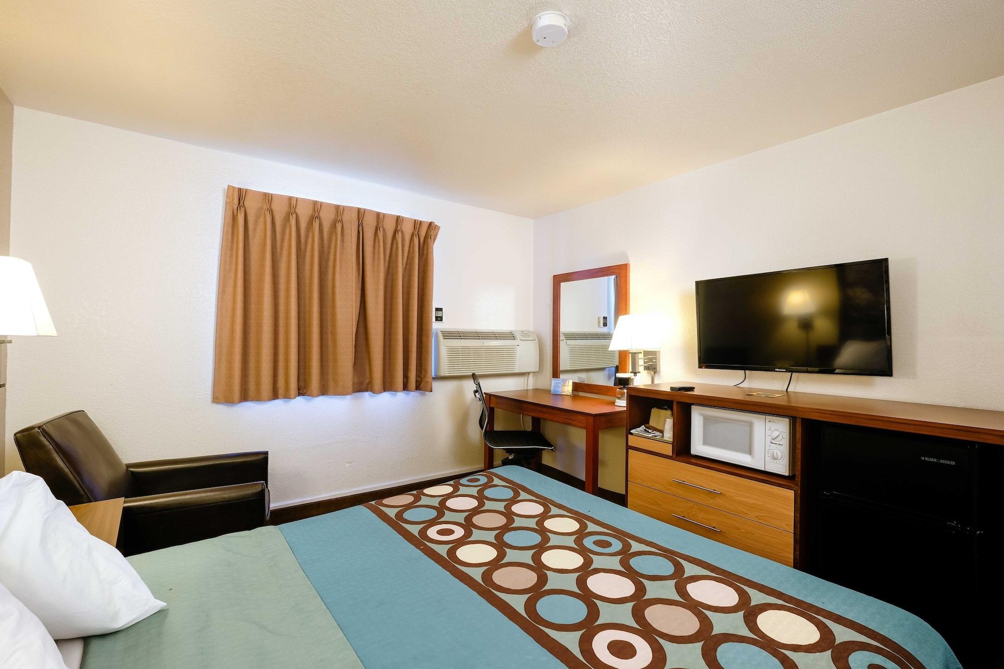 ซูเปอร์ 8 บาย วินด์แฮม ลาสครูเซส/ไวท์แซนด์ แอเรีย Hotel ภายนอก รูปภาพ