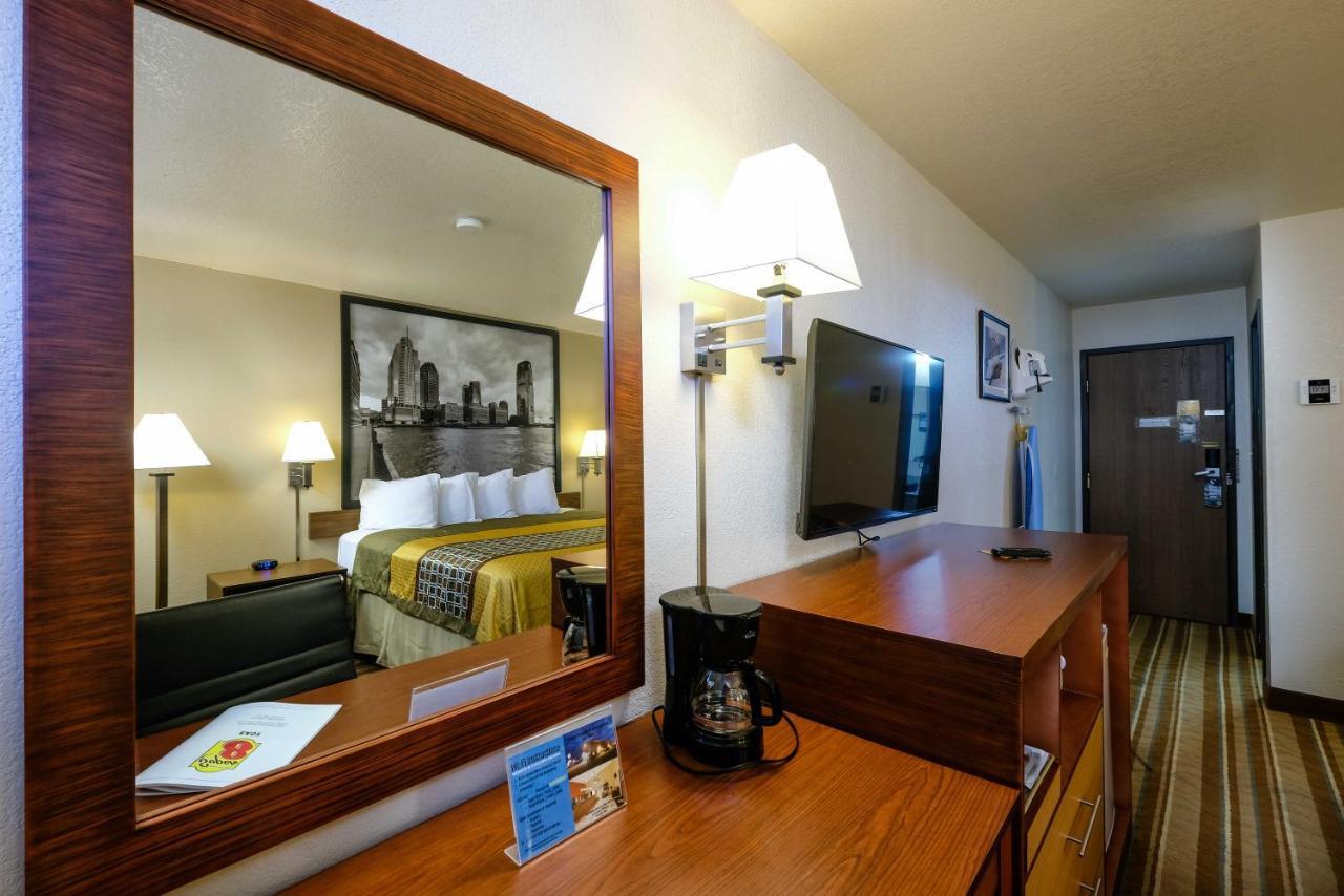 ซูเปอร์ 8 บาย วินด์แฮม ลาสครูเซส/ไวท์แซนด์ แอเรีย Hotel ภายนอก รูปภาพ